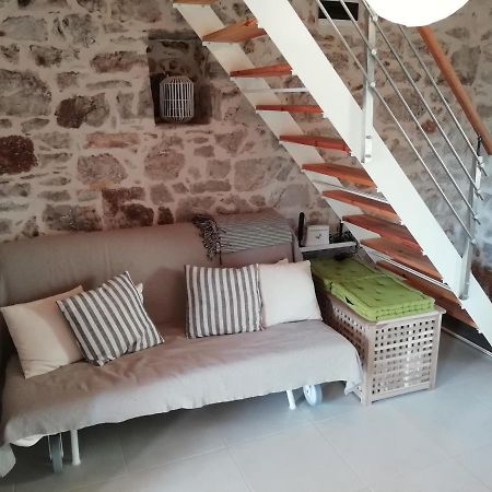 Krka Waterfalls Stonehouse Roko Apartment โลโซวาซ ภายนอก รูปภาพ