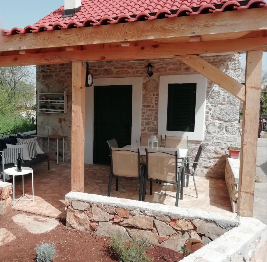 Krka Waterfalls Stonehouse Roko Apartment โลโซวาซ ภายนอก รูปภาพ