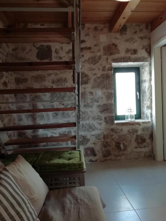 Krka Waterfalls Stonehouse Roko Apartment โลโซวาซ ภายนอก รูปภาพ