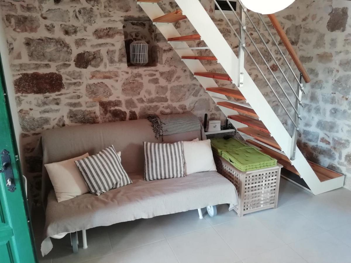 Krka Waterfalls Stonehouse Roko Apartment โลโซวาซ ภายนอก รูปภาพ