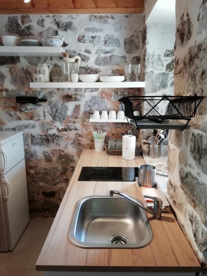 Krka Waterfalls Stonehouse Roko โลโซวาซ ภายนอก รูปภาพ